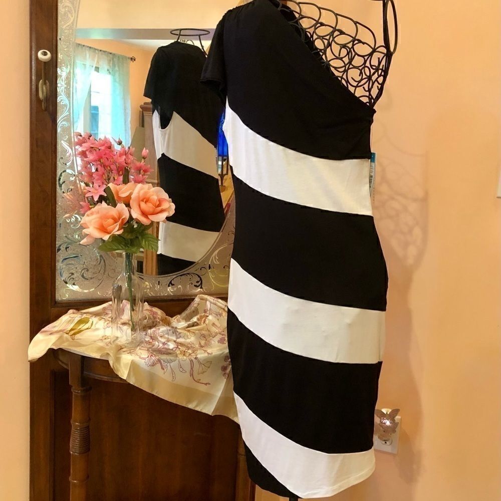 ALICE + OLIVIA BLK/WHT STRIPE SHOULDER DRESS S NWT - Picture 9 of 14